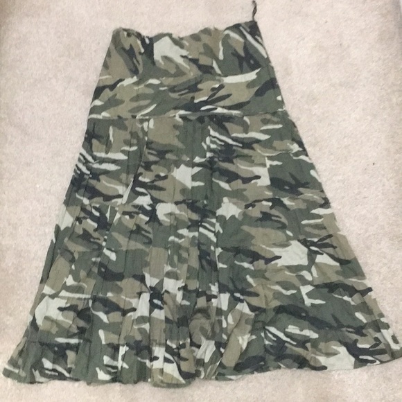 Tokyo Denegi | Tiered Boho Camo Floral Skirt - Picture 5 of 9